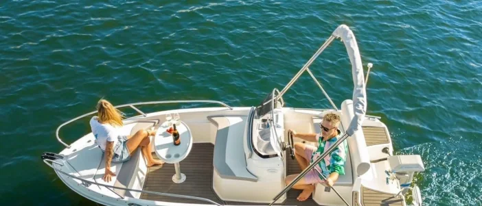 QX 460 Open op het water