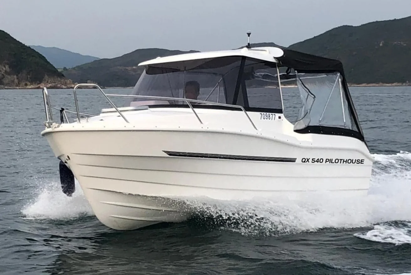 QX 540 Pilothouse — cockpit