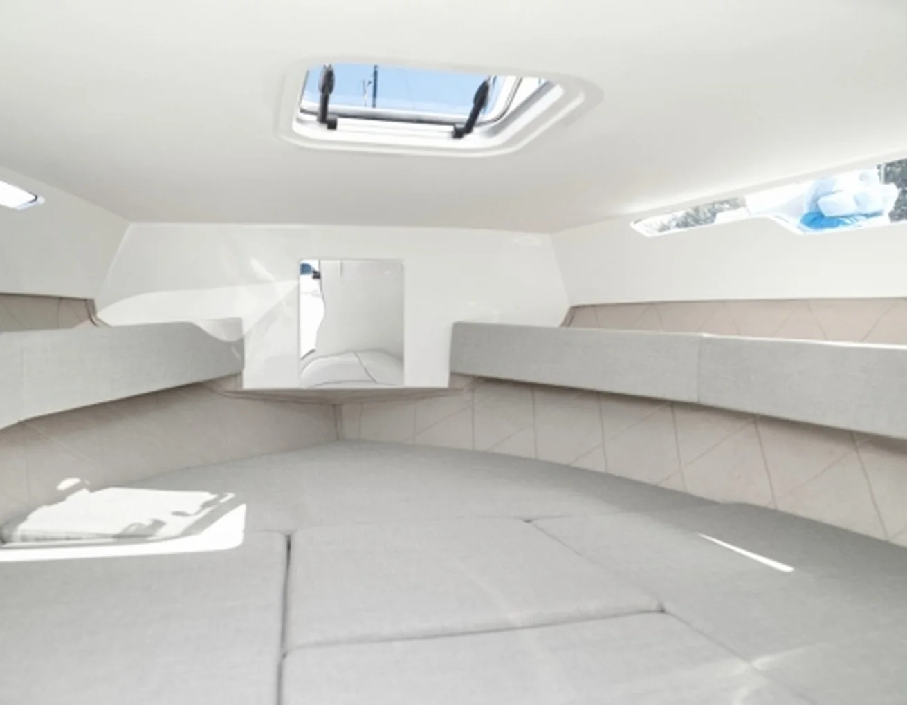 QX 557 Cabin — cockpit