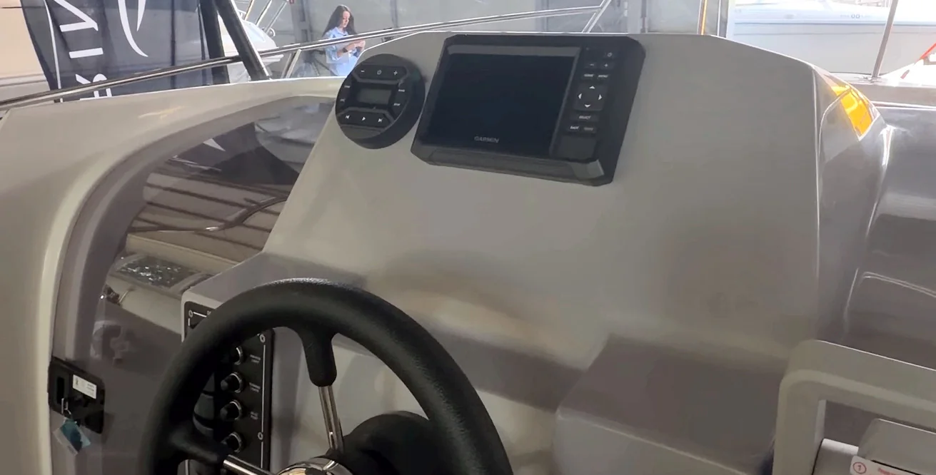 QX 562 Console — kuip en voordek