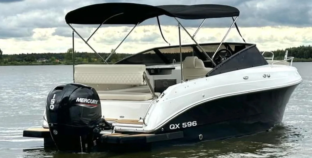 QX 596 Cruiser — slaapkajuit