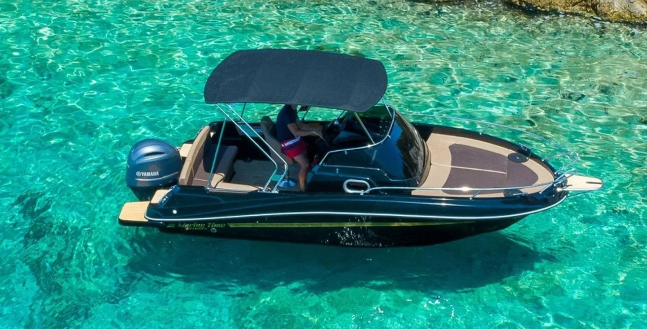 QX 620 Sundeck — details aan boord