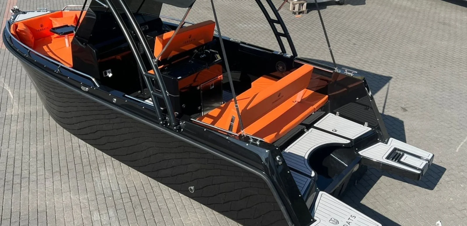 QX 750 Open — voorzieningen