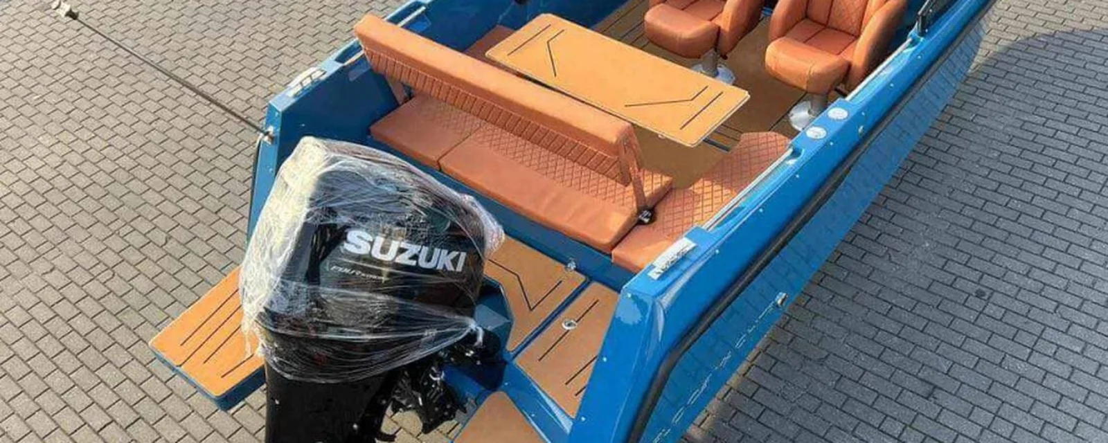 QX 755 Bowrider — kajuit