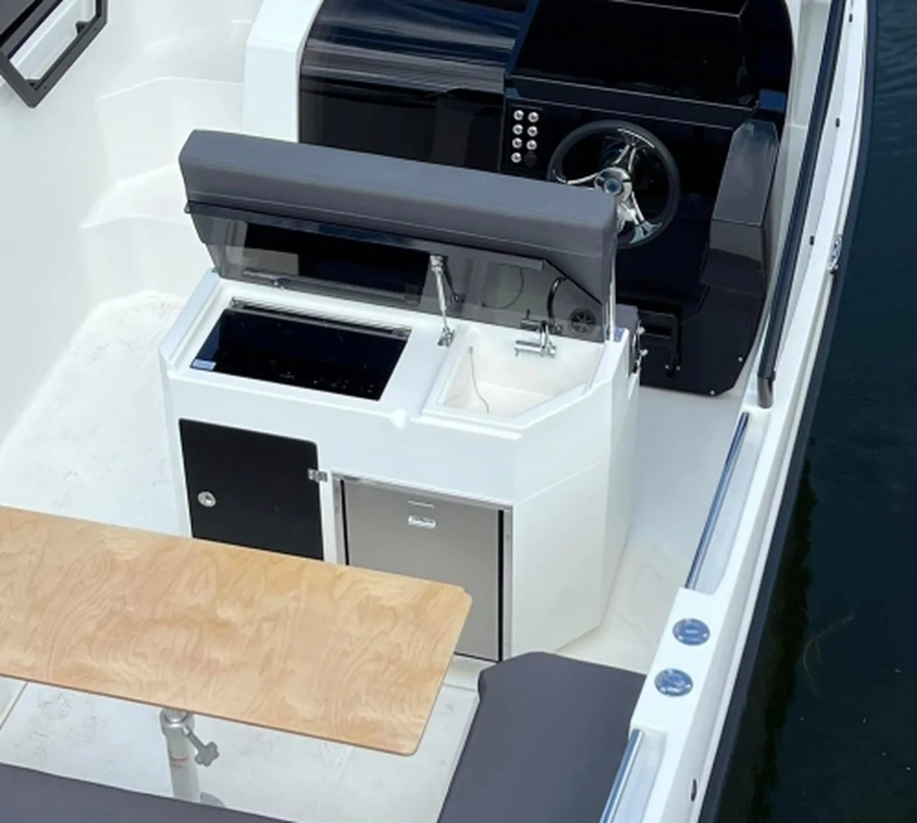 QX 760 Cruiser — details aan boord
