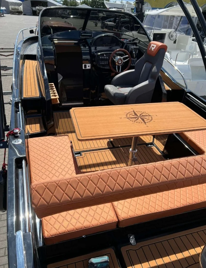 QX 770 Sundeck — royaal zonnedek