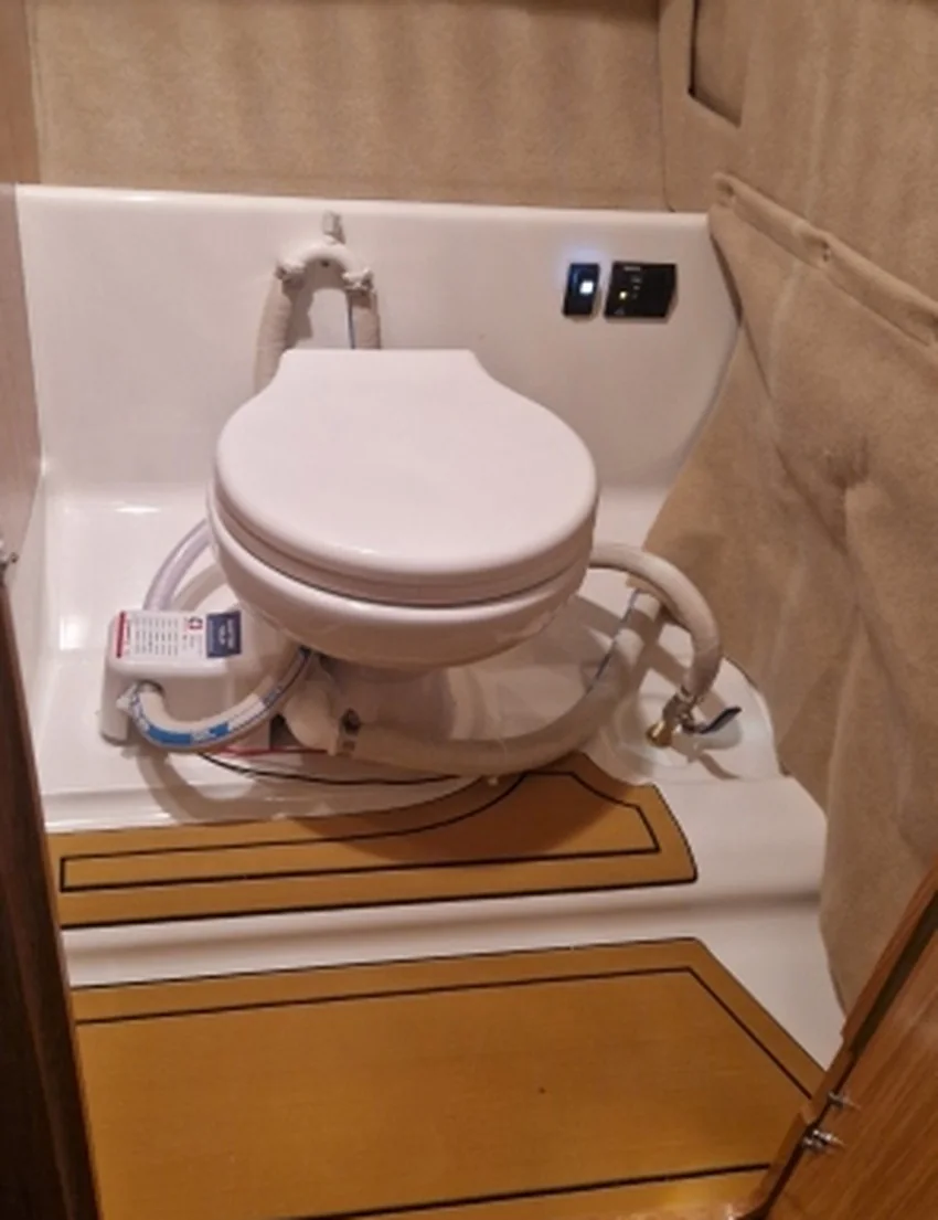 QX 770 Sundeck — twee kajuitvarianten