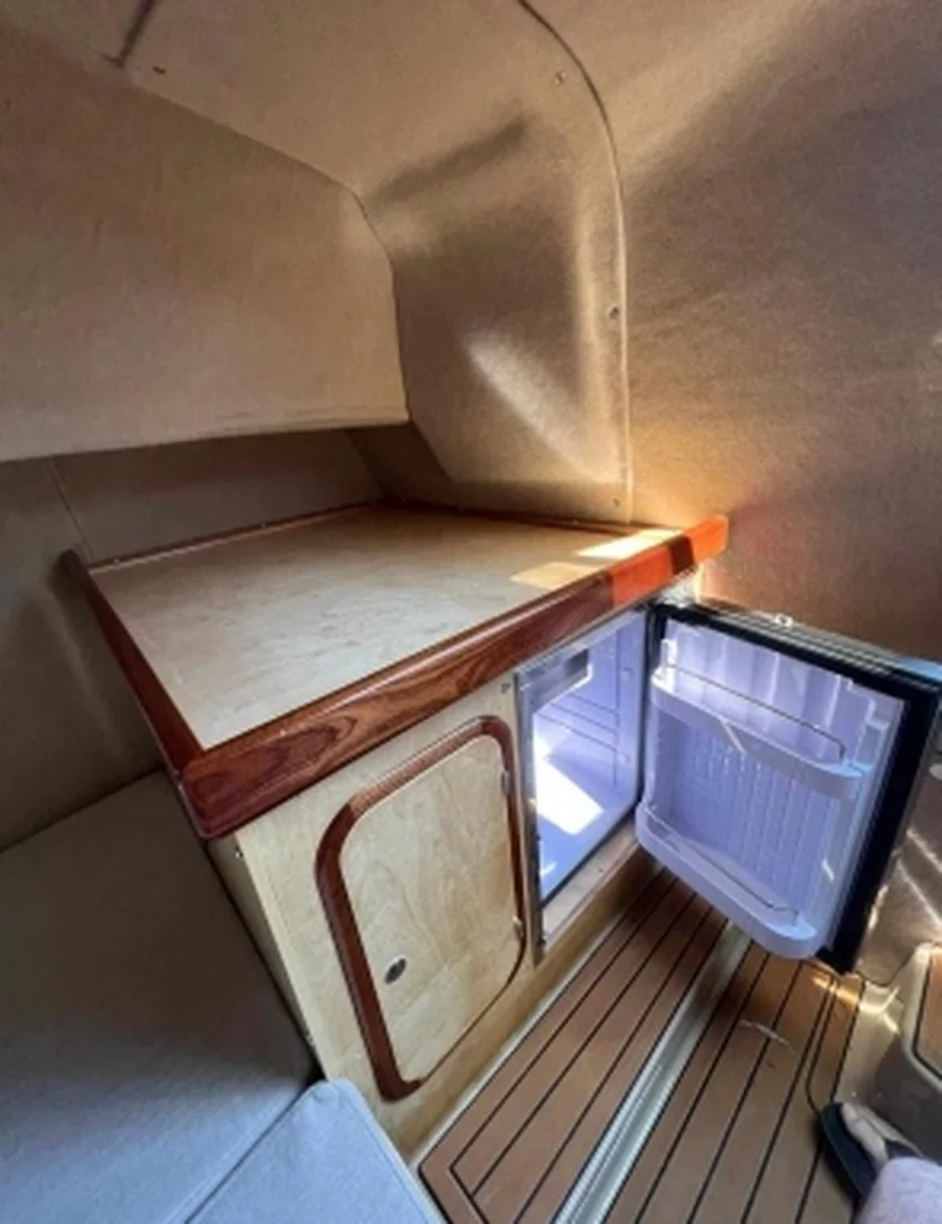 QX 770 Sundeck — details aan boord